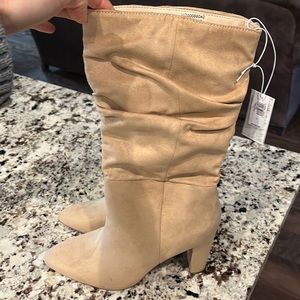 NWT size 8 boots Banana Republic